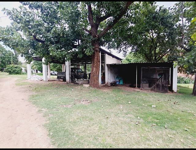 3 BEDROOM EQUESTRIAN PROPERTY FOR SALE IN BLUE HILLS